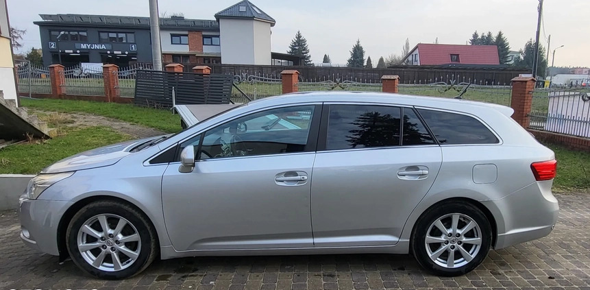 Toyota Avensis cena 21000 przebieg: 345000, rok produkcji 2010 z Kudowa-Zdrój małe 16